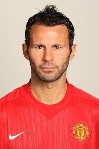 11s_giggs_300